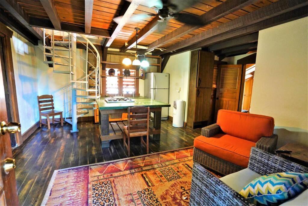 The Dock Resort Over Water Retreat West End Buitenkant foto
